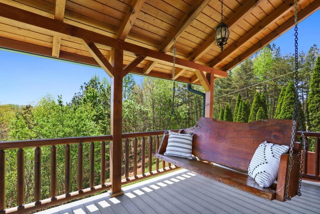 Sky High Lodge By Bk Stays. Large Cabin. Amazing Views. Game Room. Jacuzzi. Six Bedrooms. Sleeps 12 Blue Ridge Exterior foto
